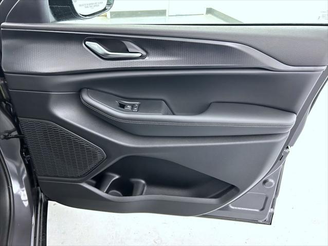 new 2025 Jeep Grand Cherokee car, priced at $44,103