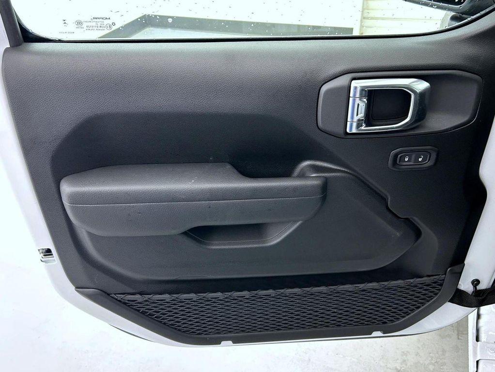 new 2025 Jeep Wrangler car, priced at $37,229