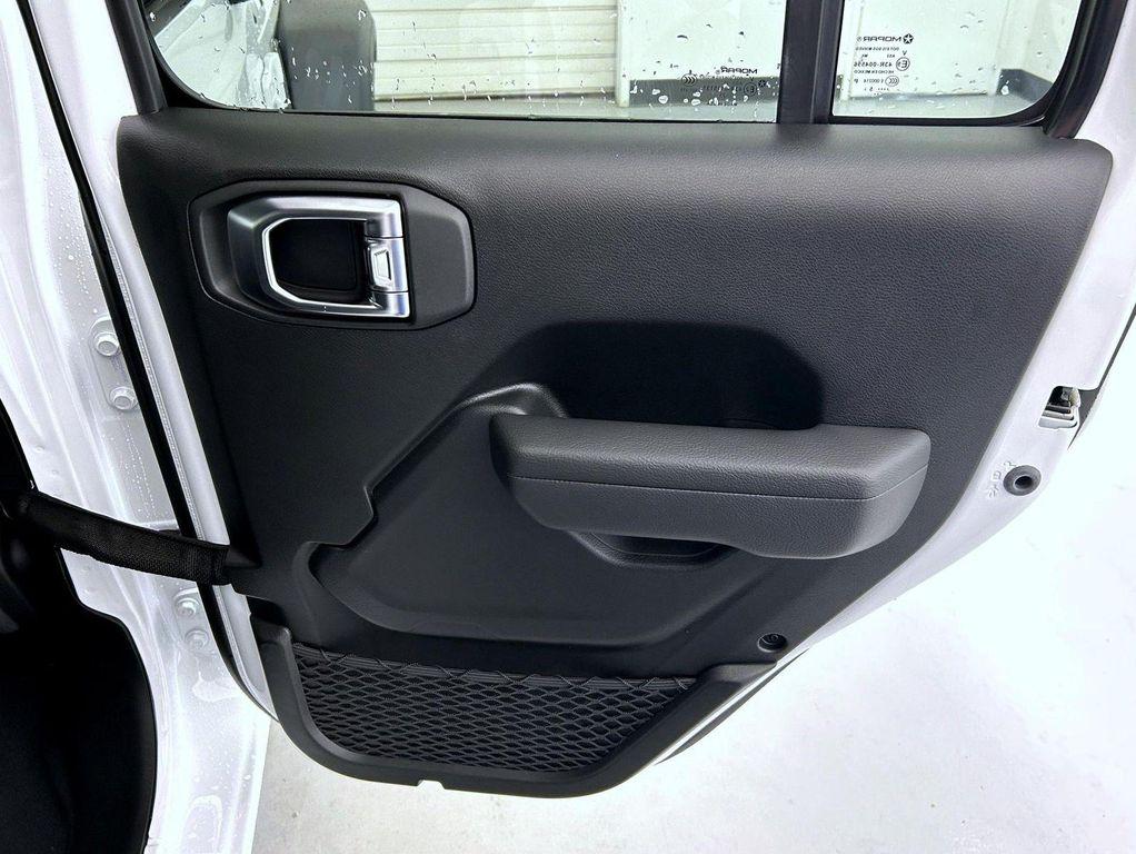 new 2025 Jeep Wrangler car, priced at $37,229