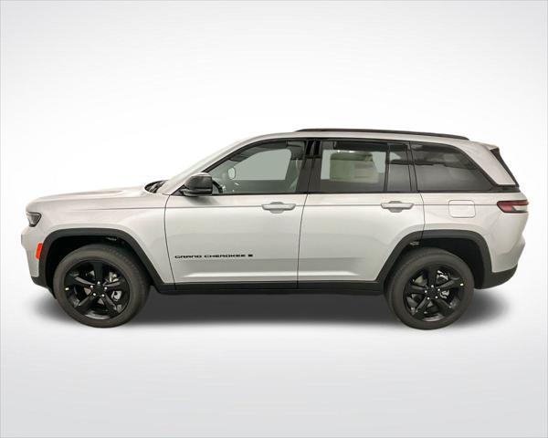 new 2025 Jeep Grand Cherokee car, priced at $43,661