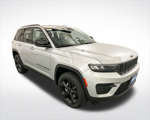 new 2025 Jeep Grand Cherokee car, priced at $43,661