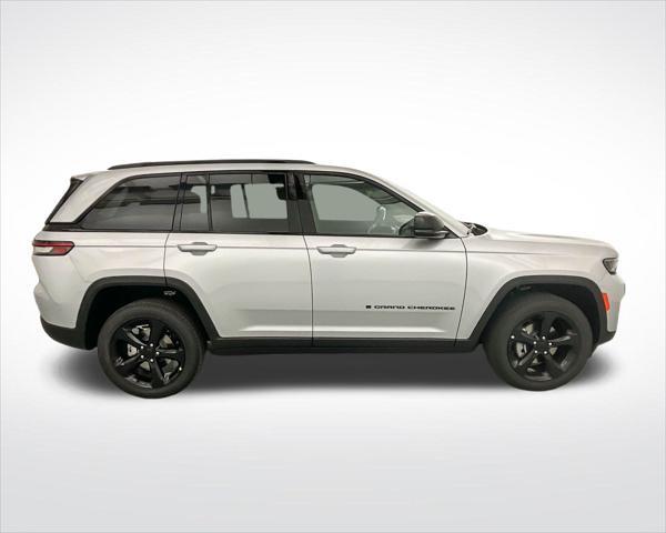 new 2025 Jeep Grand Cherokee car, priced at $43,661