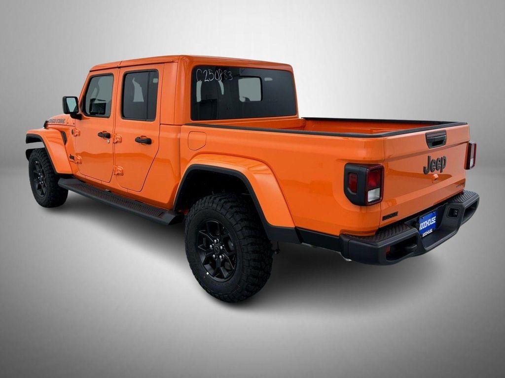 new 2025 Jeep Gladiator car, priced at $40,782