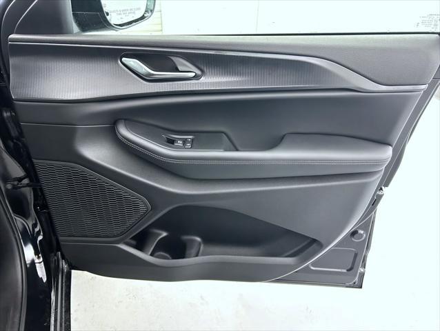 new 2025 Jeep Grand Cherokee L car, priced at $43,438