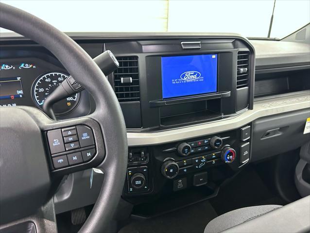 new 2025 Ford F-350 car