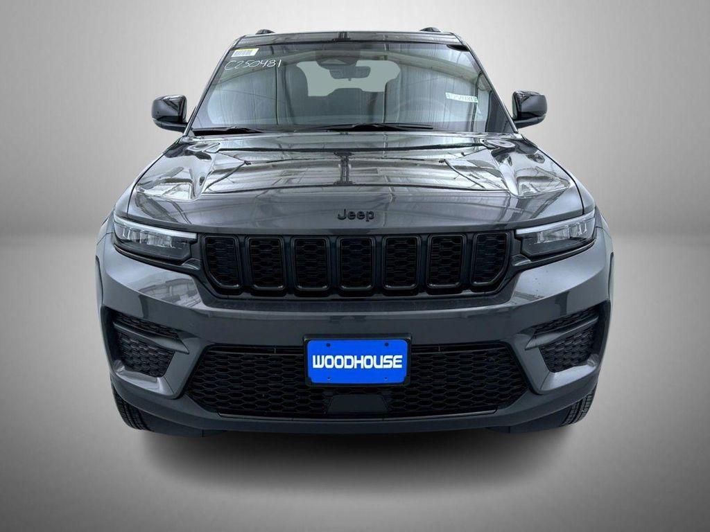 new 2025 Jeep Grand Cherokee car, priced at $38,653