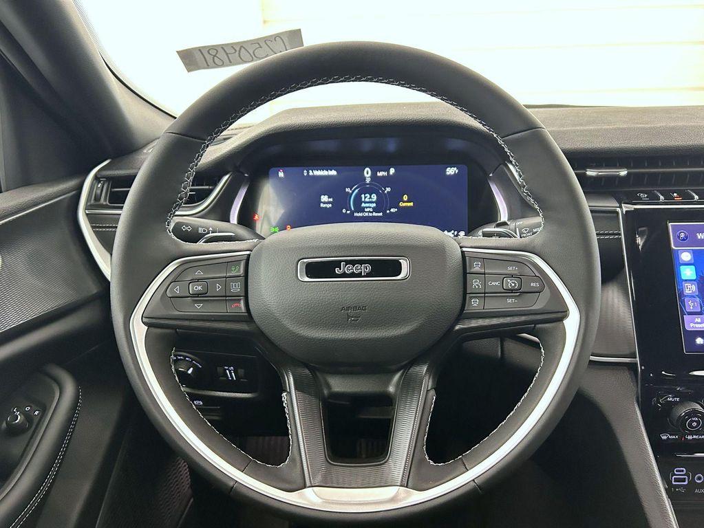 new 2025 Jeep Grand Cherokee car, priced at $38,653