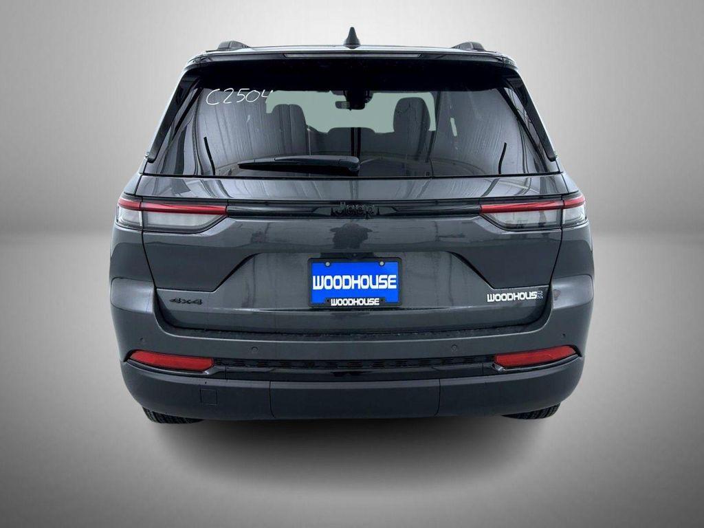 new 2025 Jeep Grand Cherokee car, priced at $38,653