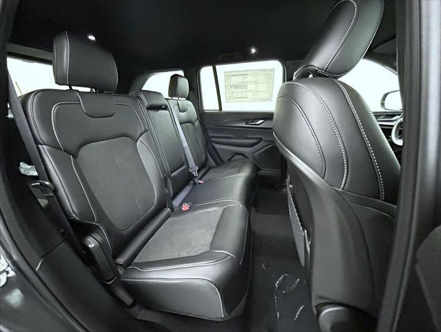 new 2025 Jeep Grand Cherokee car, priced at $40,903