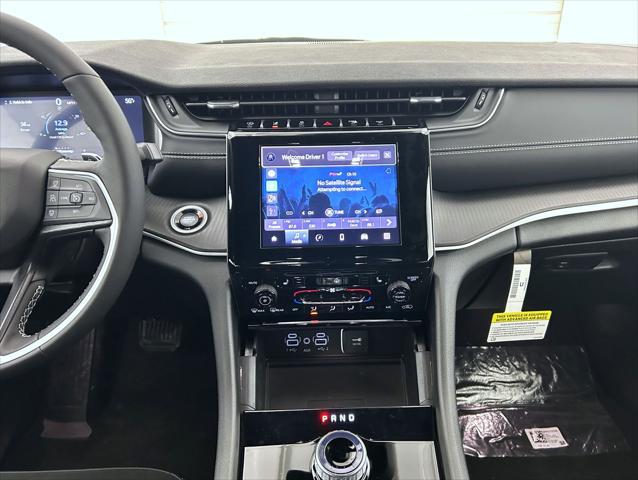 new 2025 Jeep Grand Cherokee car, priced at $40,903