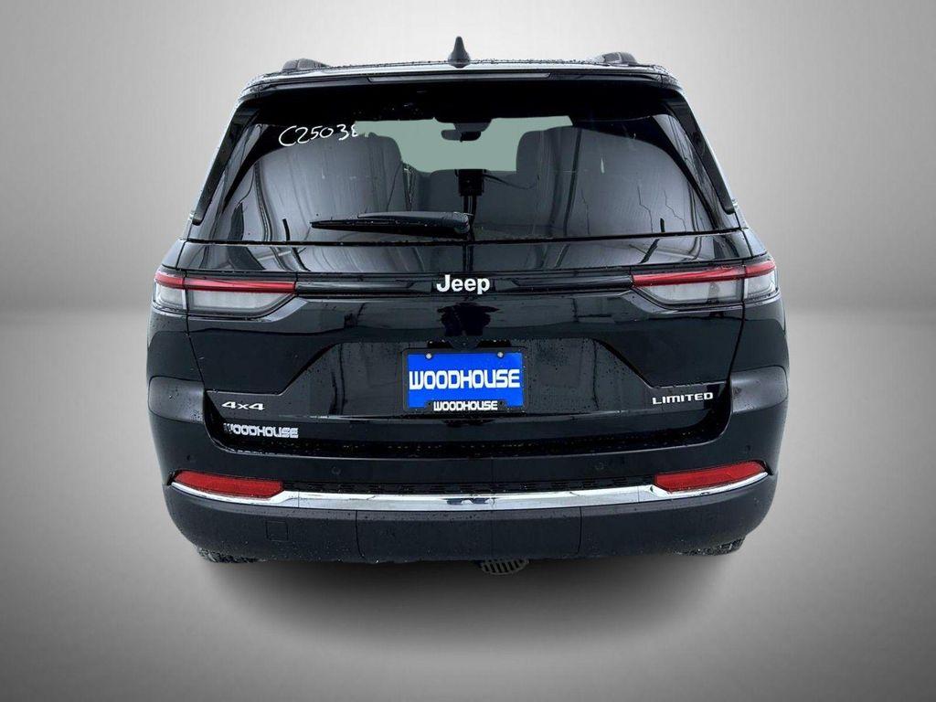 new 2025 Jeep Grand Cherokee car, priced at $42,224
