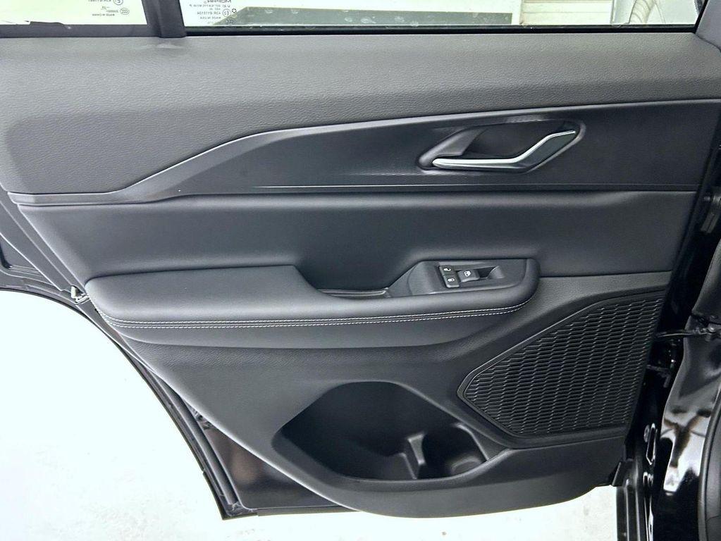 new 2025 Jeep Grand Cherokee car, priced at $37,562