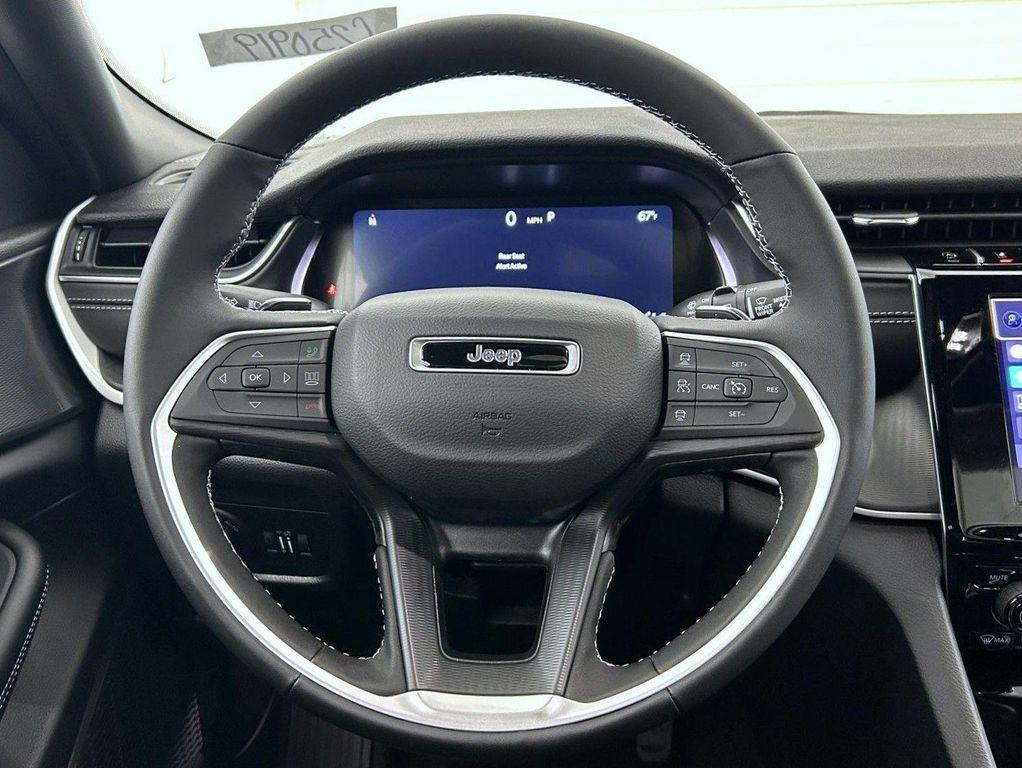 new 2025 Jeep Grand Cherokee car, priced at $37,562