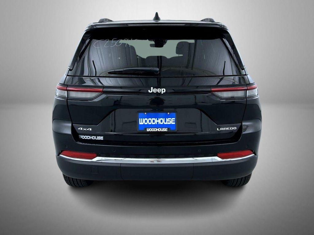 new 2025 Jeep Grand Cherokee car, priced at $37,562