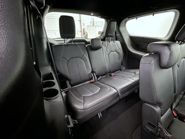 new 2025 Chrysler Pacifica car, priced at $45,404