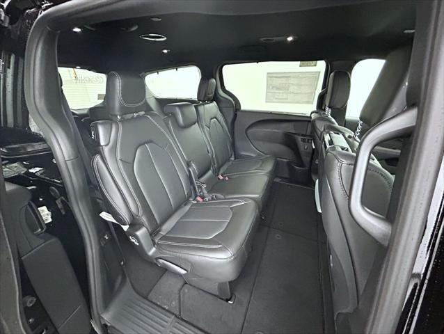 new 2025 Chrysler Pacifica car, priced at $45,404