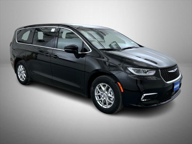 new 2025 Chrysler Pacifica car, priced at $45,404