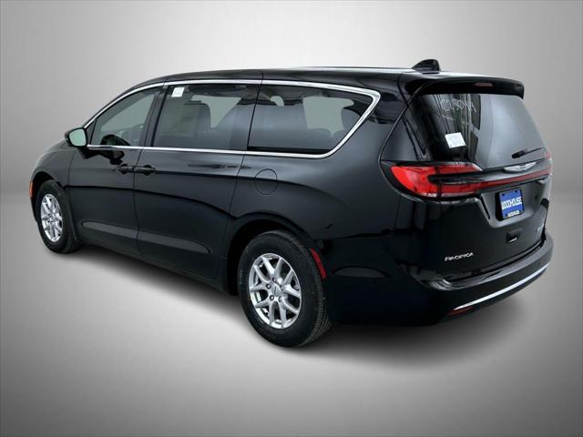 new 2025 Chrysler Pacifica car, priced at $45,404
