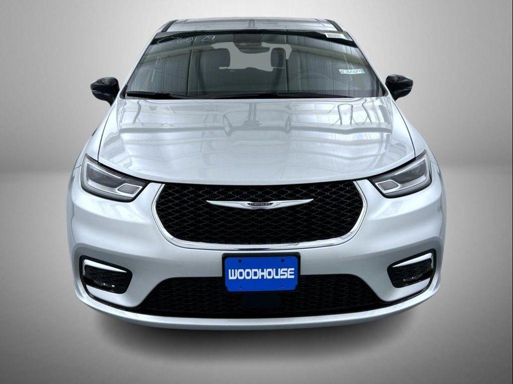 new 2026 Chrysler Pacifica car, priced at $39,745