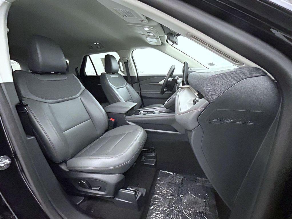 new 2025 Ford Explorer car