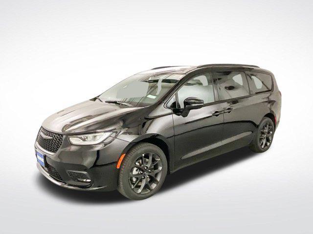 new 2024 Chrysler Pacifica car, priced at $52,539