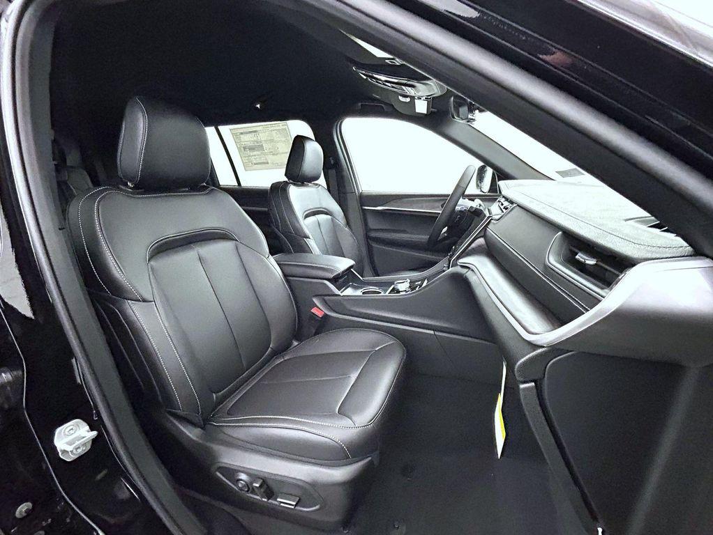 new 2025 Jeep Grand Cherokee L car, priced at $40,495