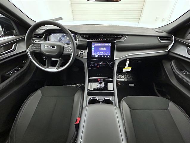 new 2025 Jeep Grand Cherokee car, priced at $42,403