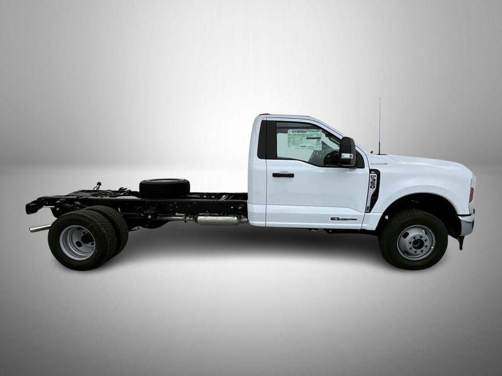 new 2025 Ford F-350 car