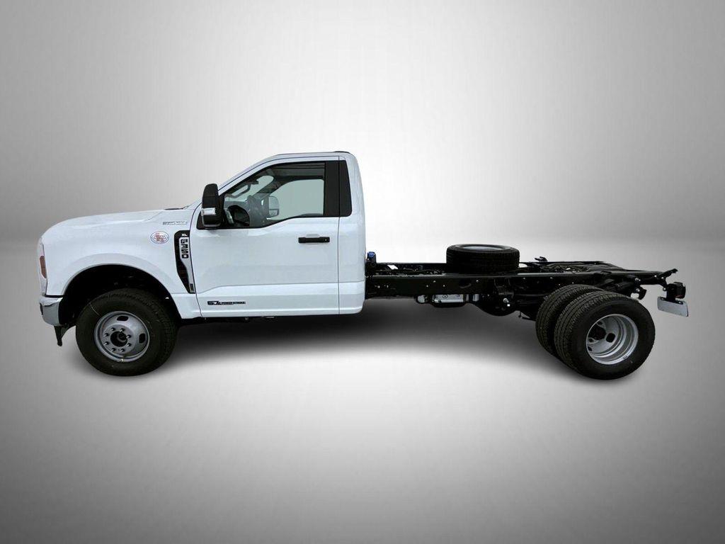 new 2025 Ford F-350 car