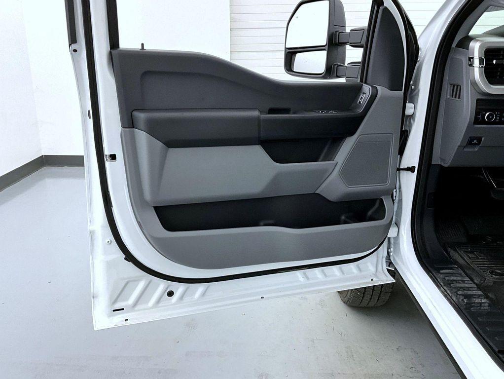 new 2025 Ford F-350 car