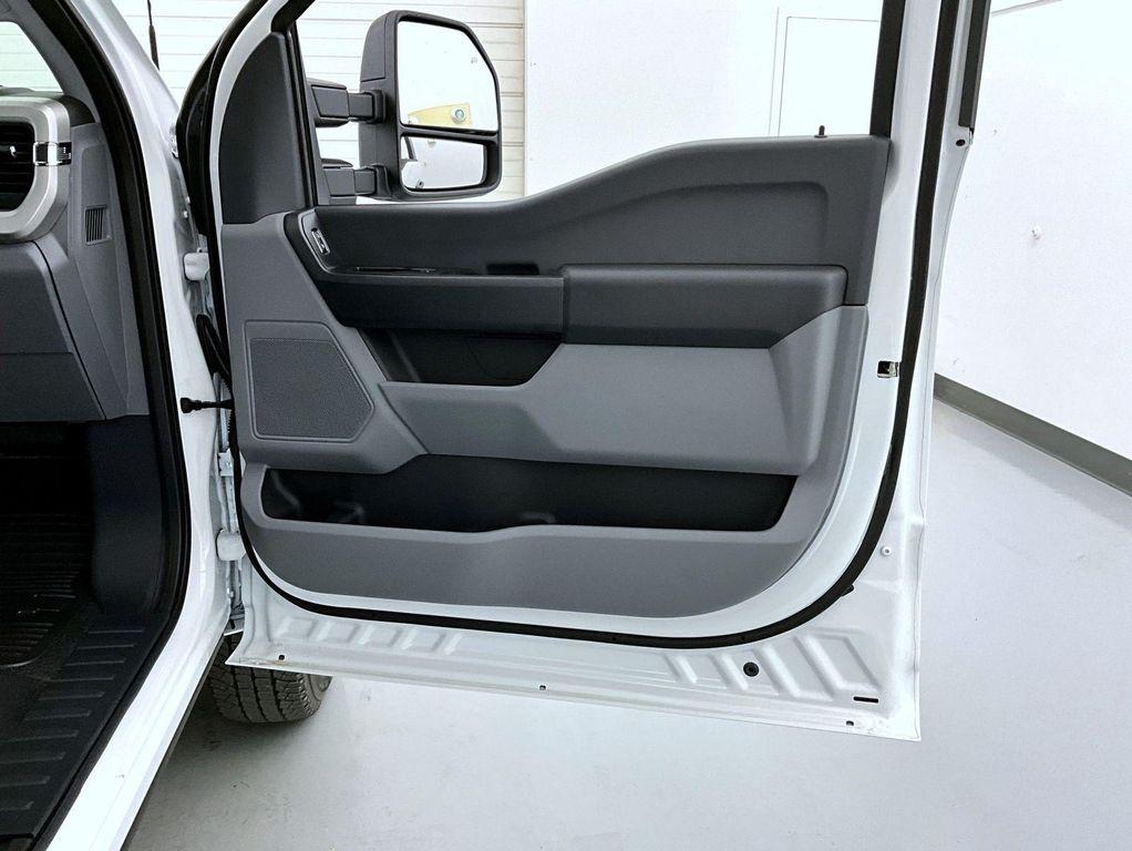 new 2025 Ford F-350 car