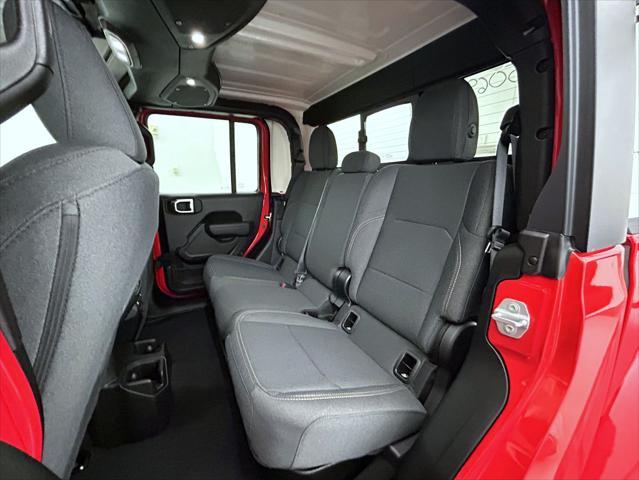 new 2025 Jeep Gladiator car, priced at $48,476