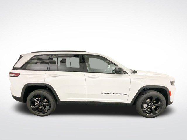 new 2024 Jeep Grand Cherokee car, priced at $45,356