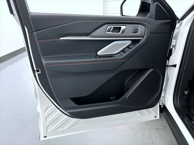 new 2025 Ford Explorer car