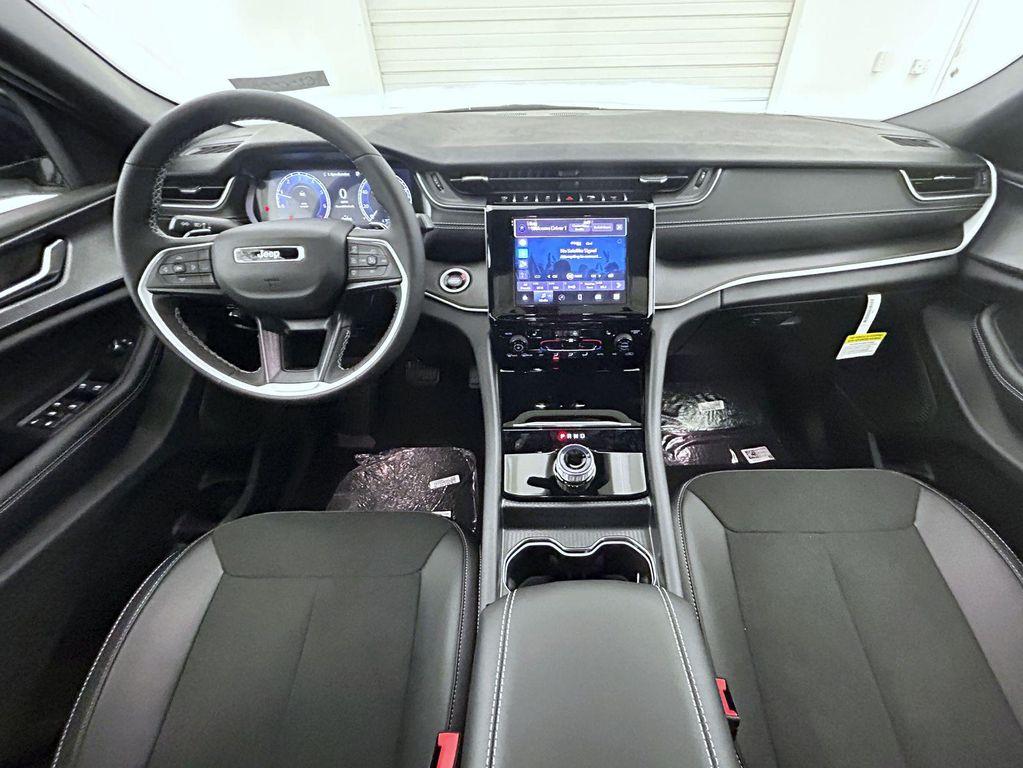new 2025 Jeep Grand Cherokee L car, priced at $44,276