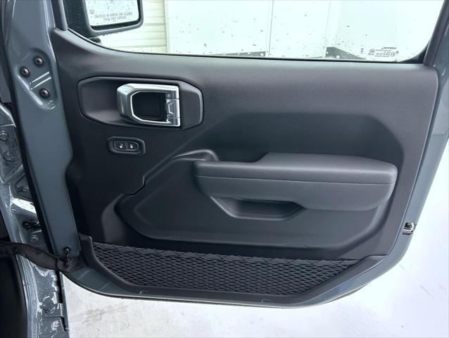 new 2025 Jeep Wrangler car, priced at $45,603