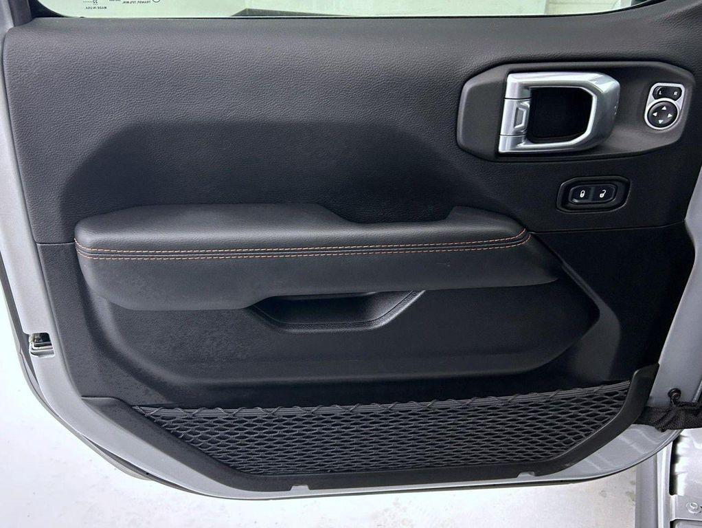 used 2022 Jeep Gladiator car, priced at $38,153