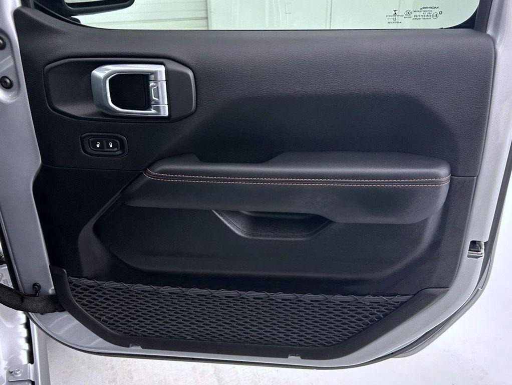 used 2022 Jeep Gladiator car, priced at $38,153