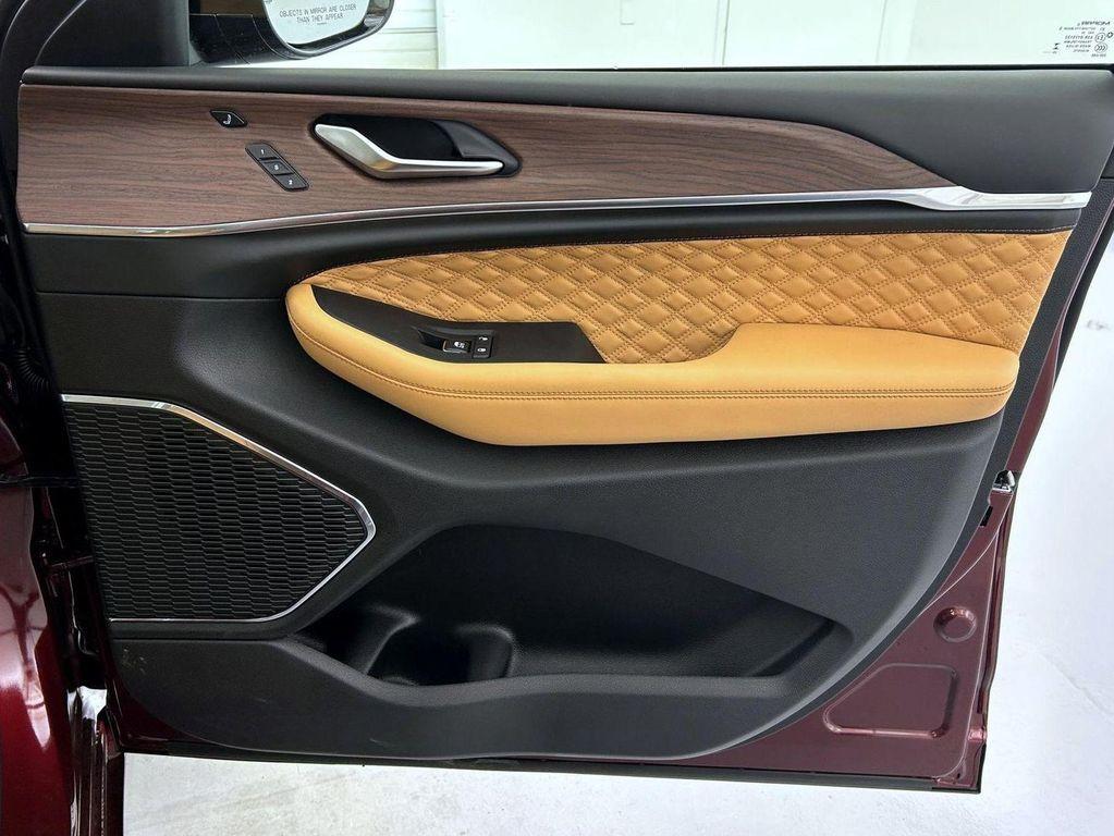 new 2025 Jeep Grand Cherokee car, priced at $57,515