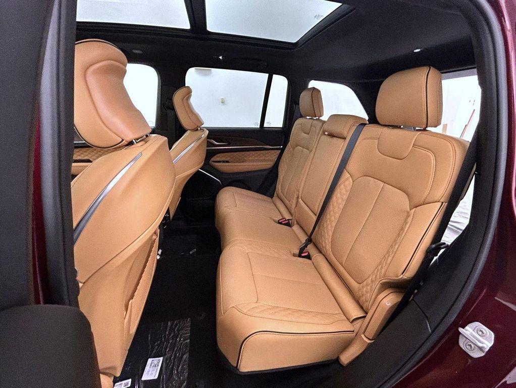 new 2025 Jeep Grand Cherokee car, priced at $57,515