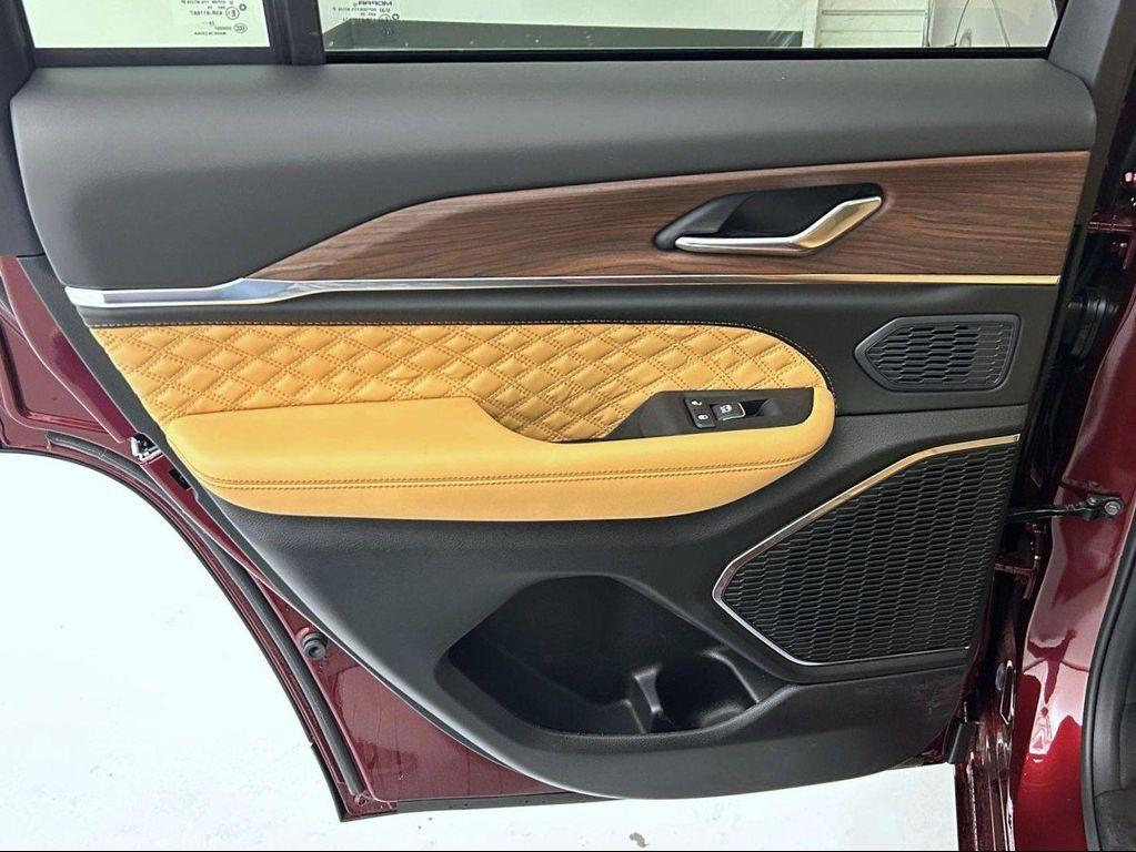 new 2025 Jeep Grand Cherokee car, priced at $57,515