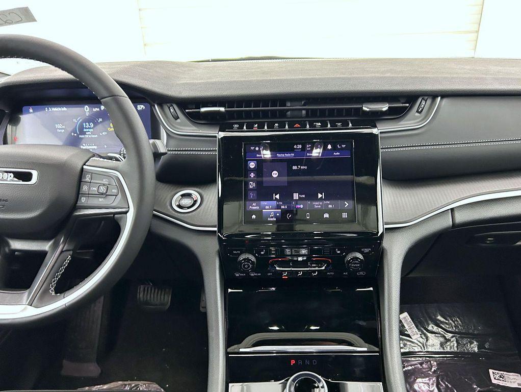 new 2025 Jeep Grand Cherokee L car, priced at $44,276