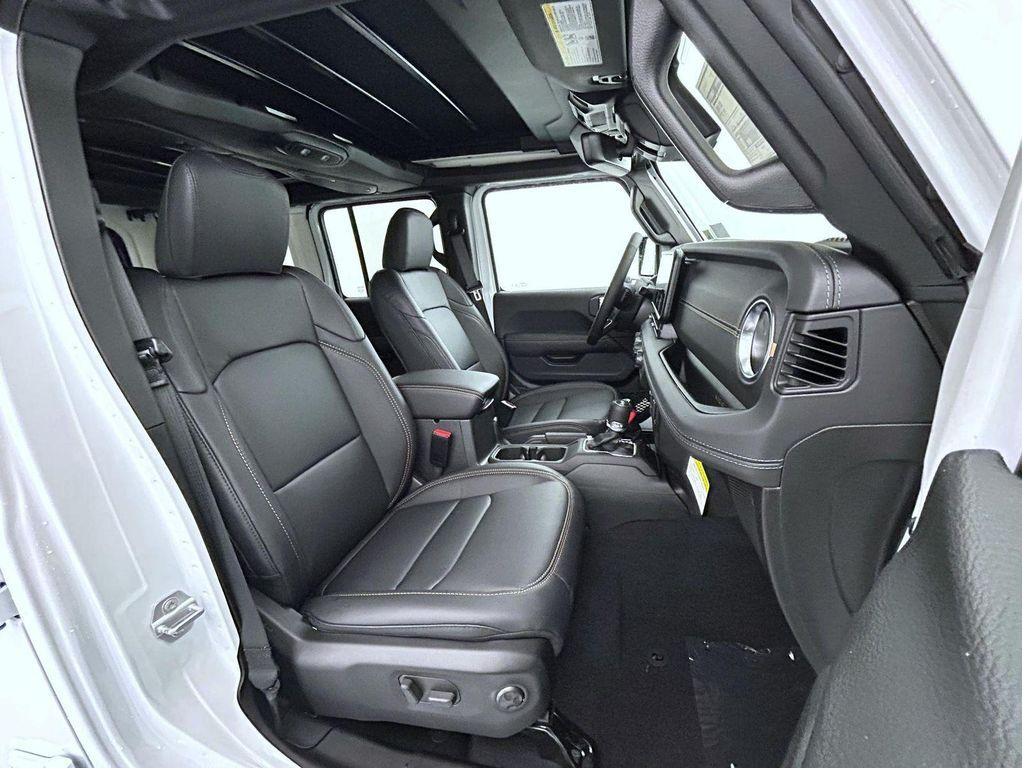new 2025 Jeep Wrangler car, priced at $54,249
