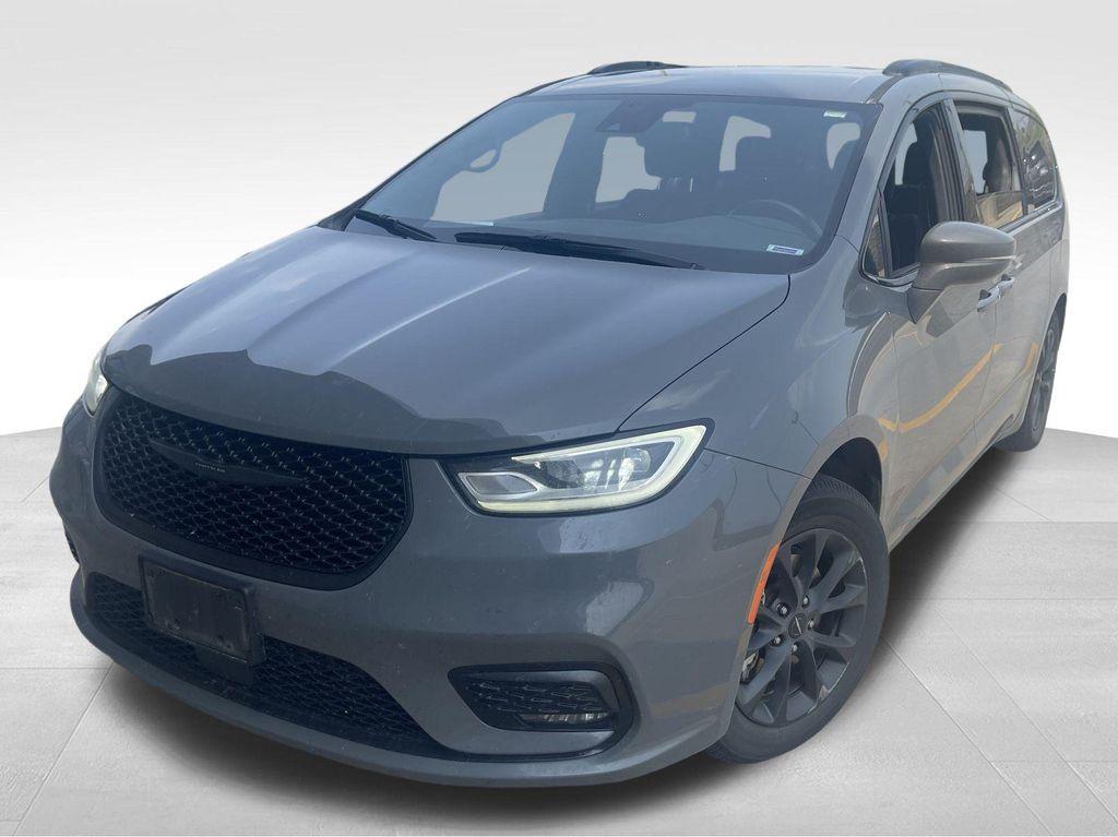 used 2021 Chrysler Pacifica car, priced at $21,027