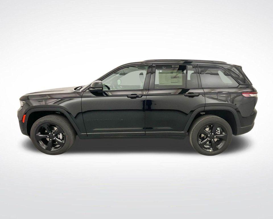 new 2025 Jeep Grand Cherokee car, priced at $42,454