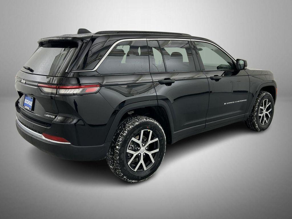 new 2025 Jeep Grand Cherokee car, priced at $42,020