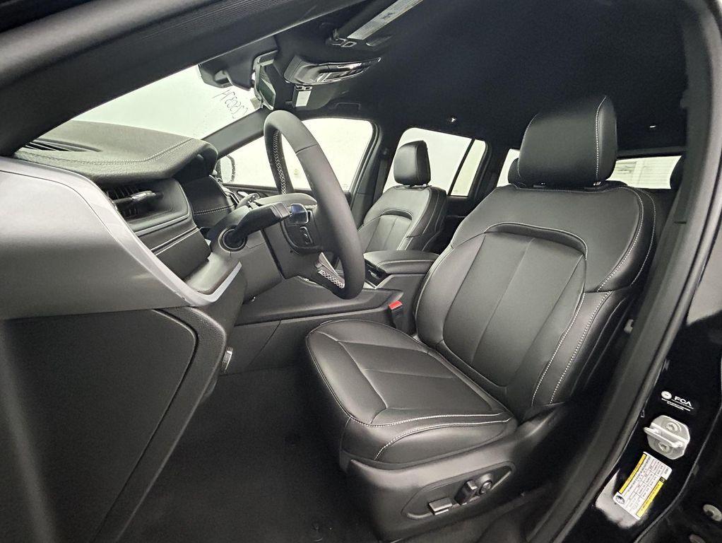 new 2025 Jeep Grand Cherokee car, priced at $42,020