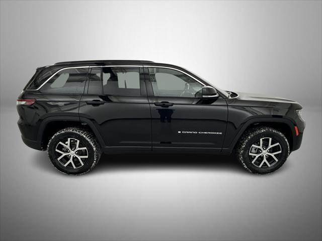 new 2025 Jeep Grand Cherokee car, priced at $42,474