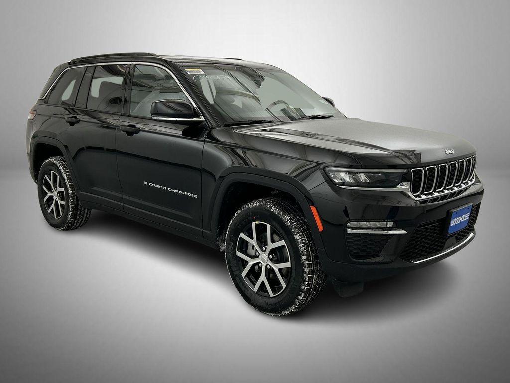 new 2025 Jeep Grand Cherokee car, priced at $42,020
