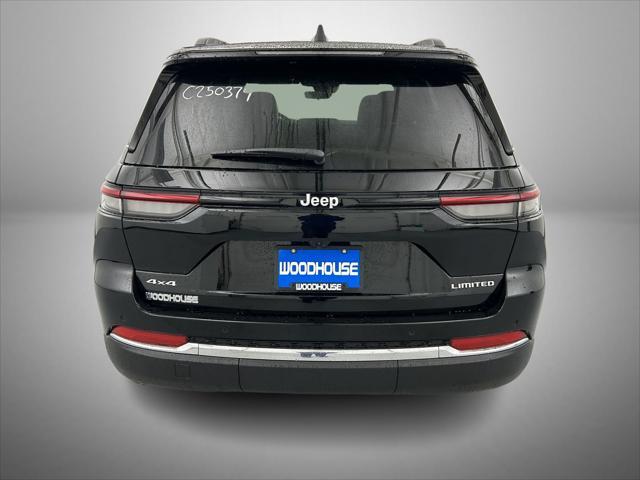 new 2025 Jeep Grand Cherokee car, priced at $42,474